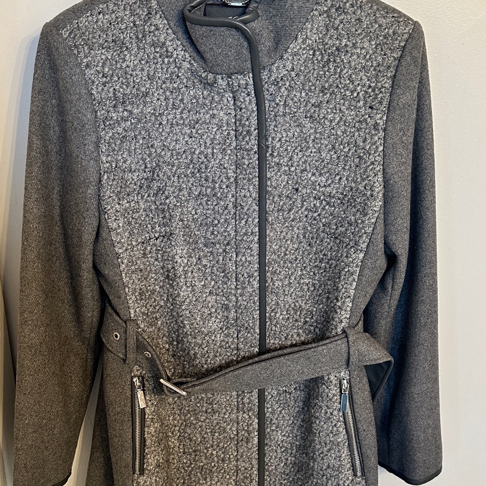 GORGEOUS Vince Camuto 3/4 length wool coat, size L